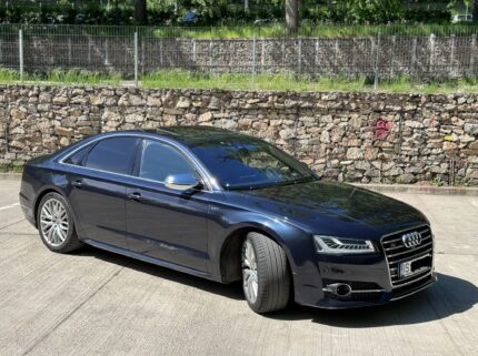 Audi S8 1