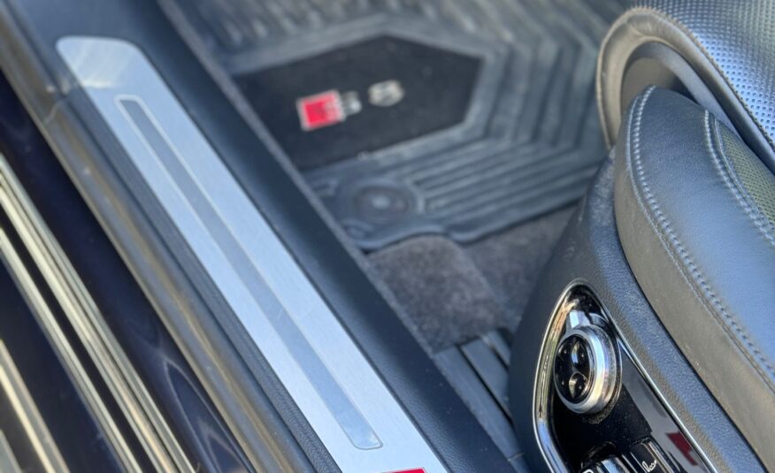 Audi S8 13