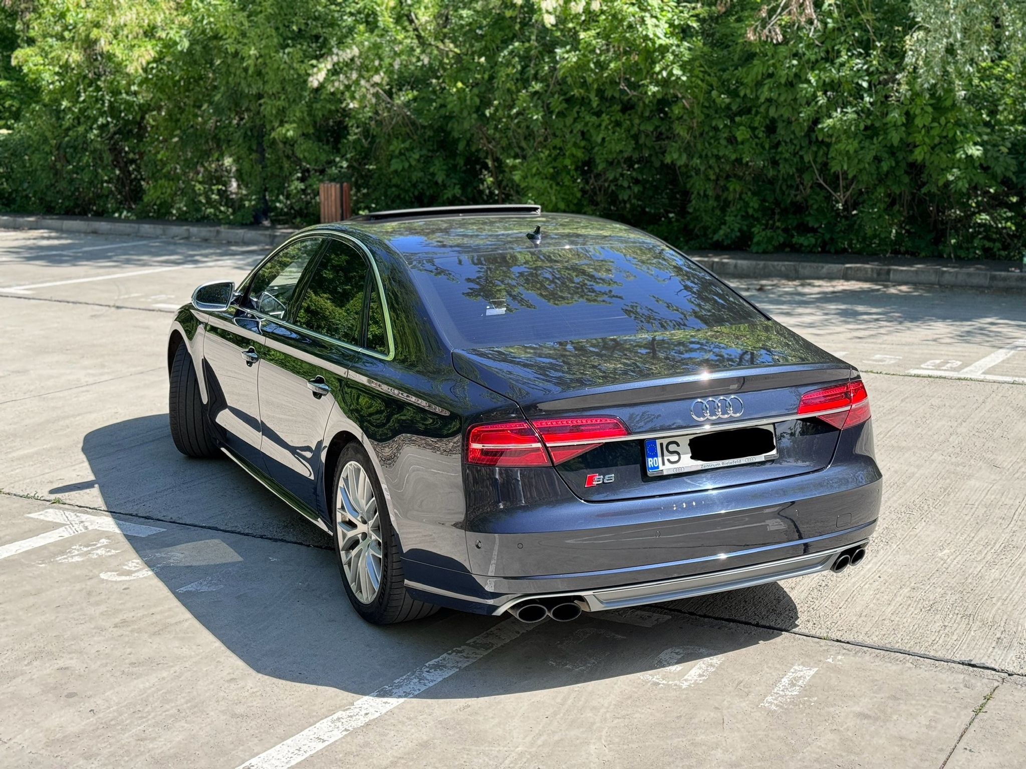 Audi S8 3