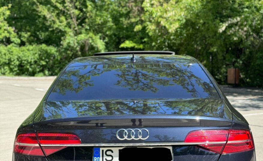Audi S8 4