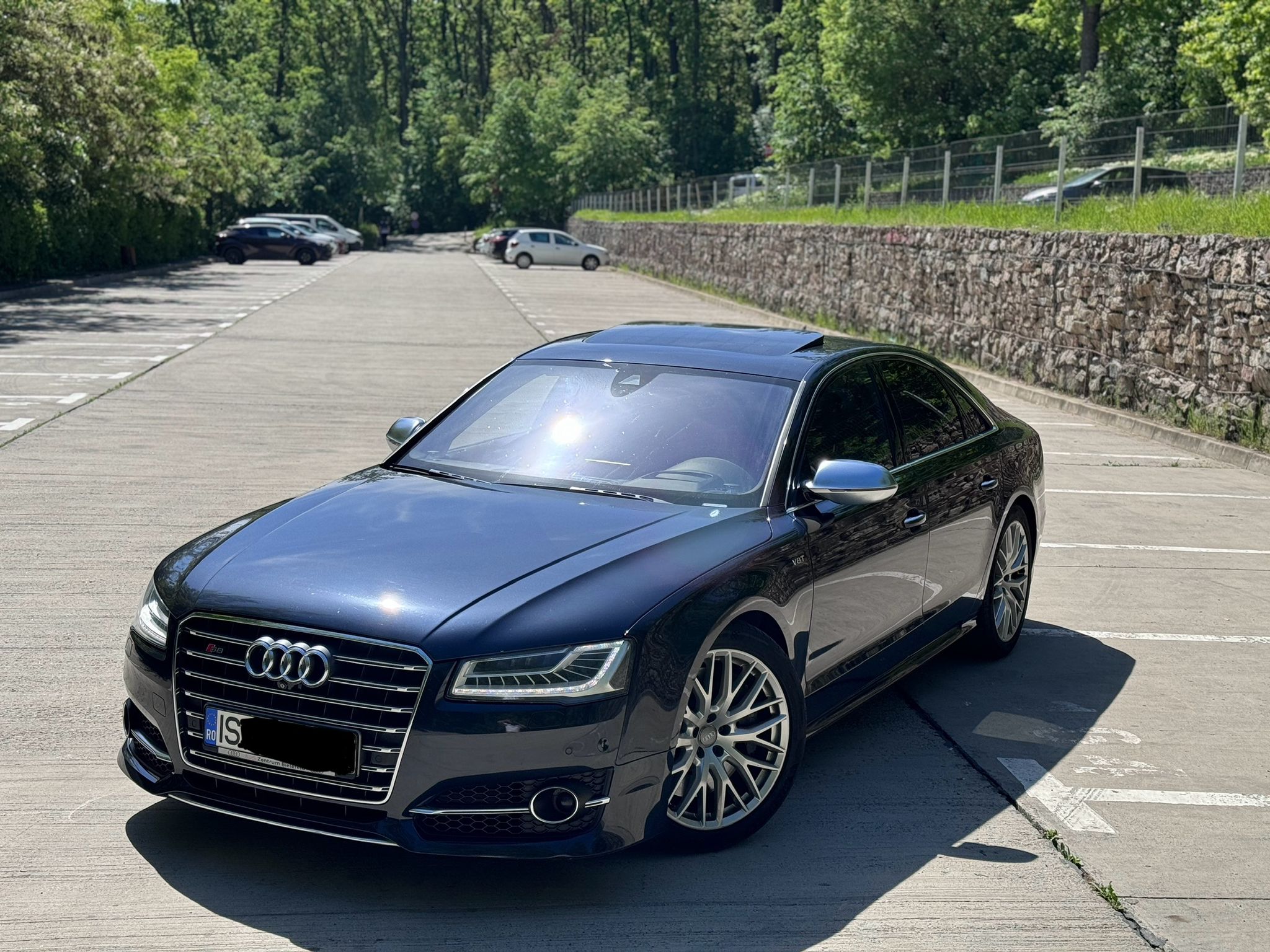 Audi S8 6