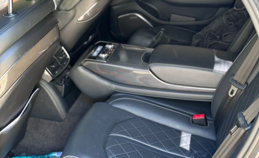 Audi S8 9
