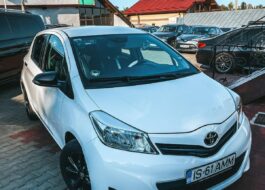 Toyota Yaris 2013 1