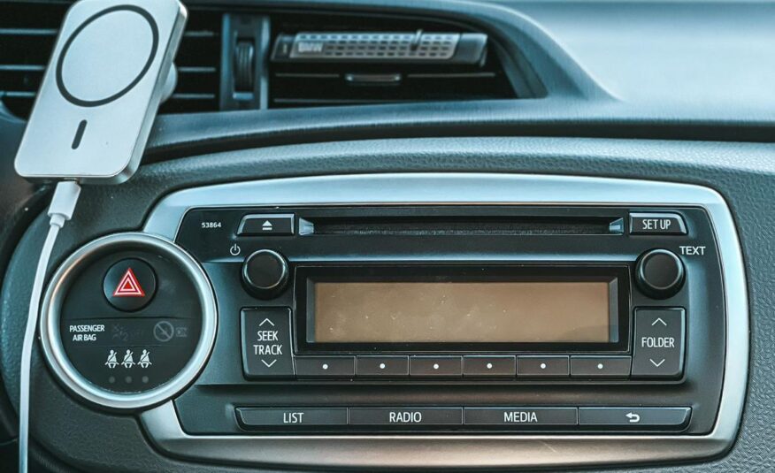 Toyota Yaris 2013 5