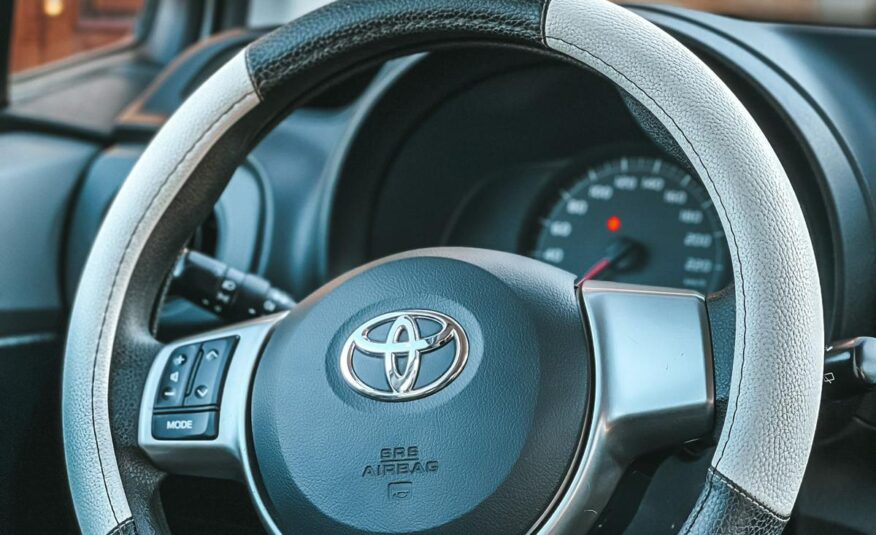 Toyota Yaris 2013 6