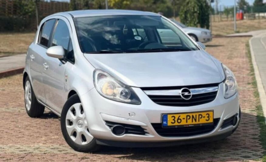 Opel Corsa 2011 -3.200€