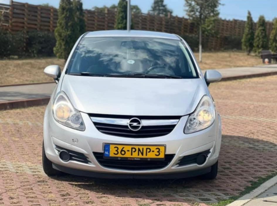 Opel Corsa 2011 -3.200€