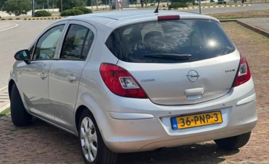 Opel Corsa 2011 -3.200€