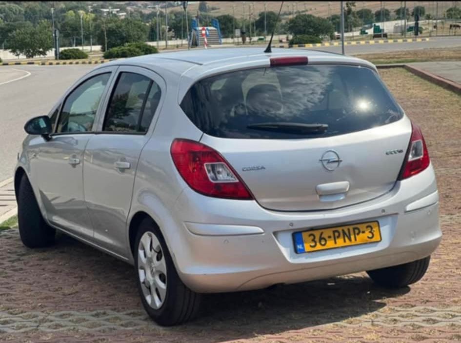 Opel Corsa 2011 -3.200€