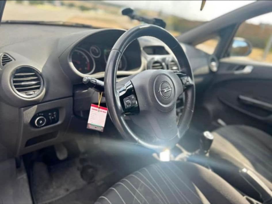 Opel Corsa 2011 -3.200€